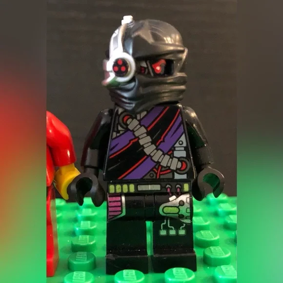 Lego "Ninjago” Minifigures (Mini Figures) Set - Picture 10 of 12